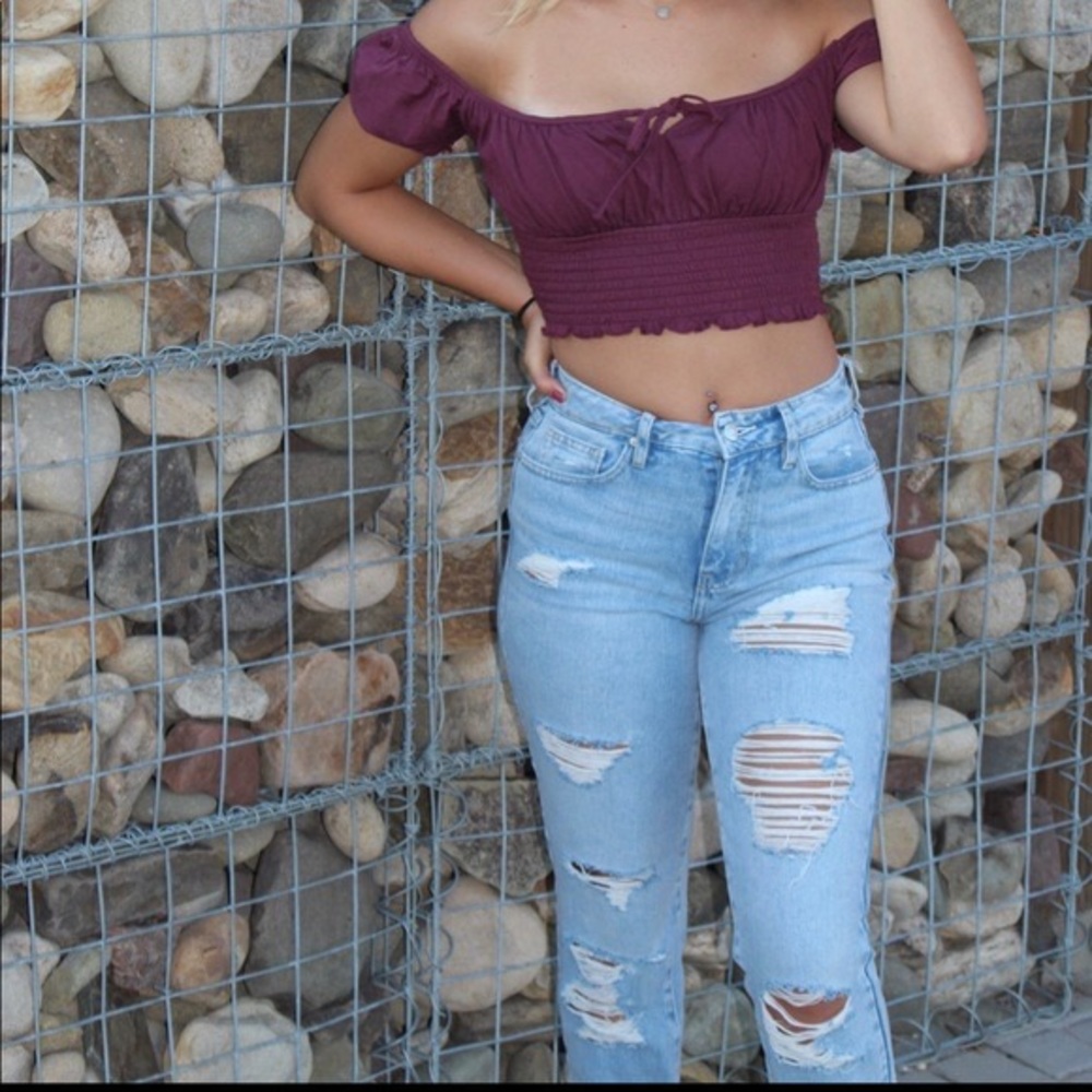 PacSun Light Washed Raw Hem Ripped Mom Jeans - Picture 4 of 7